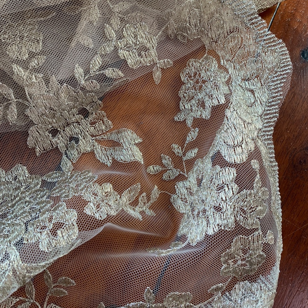 Brand New Gold French Floral Lace 5 Yards - Picture 3 of 5